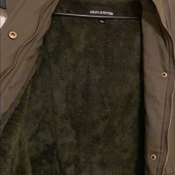 Vest - Picture 2 of 4